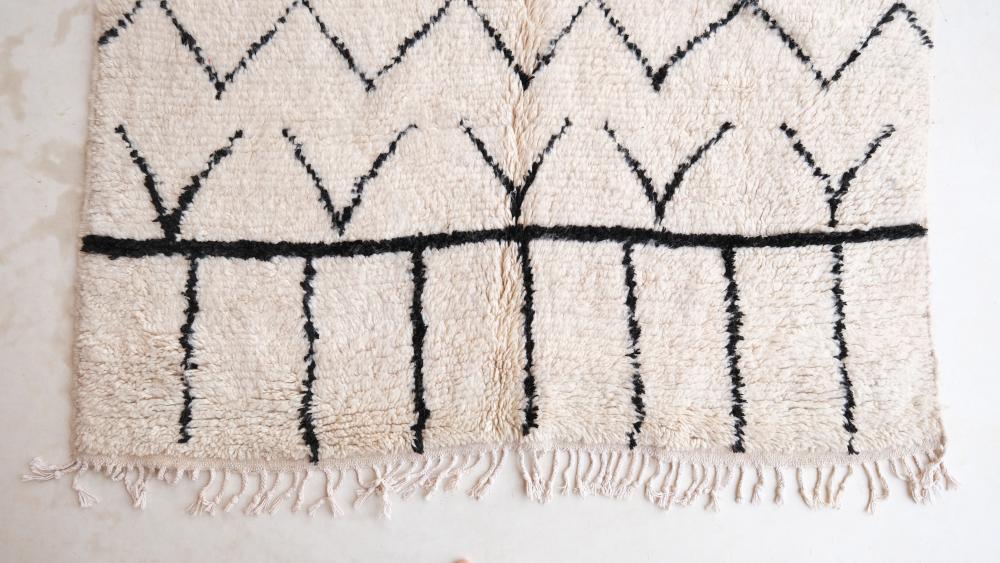 New Azilal 254.00 cm x 151.00 cm | Black and White Moroccan Rug For Home