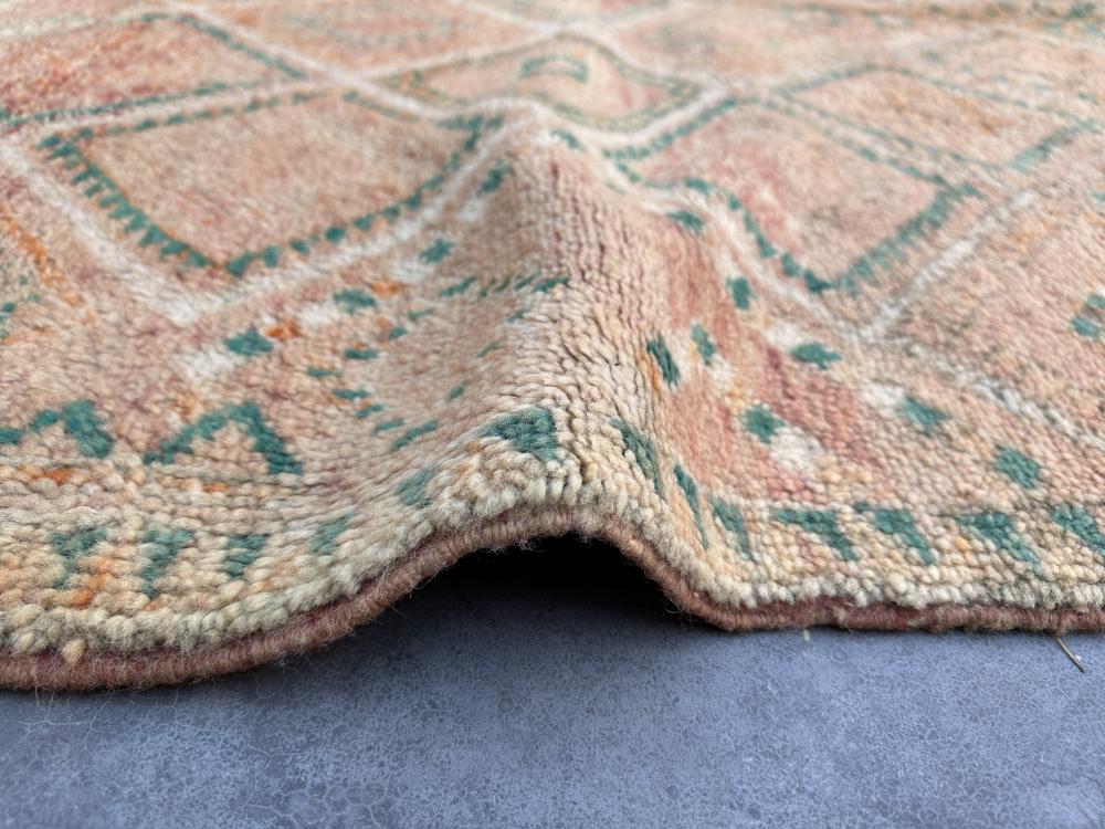 Vintage Zemmour 325.00 cm x 182.00 cm