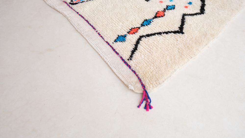 New Azilal 7.64x4.43 ft | 233x135cm | Beautiful Moroccan Azilal Rug For Indoor