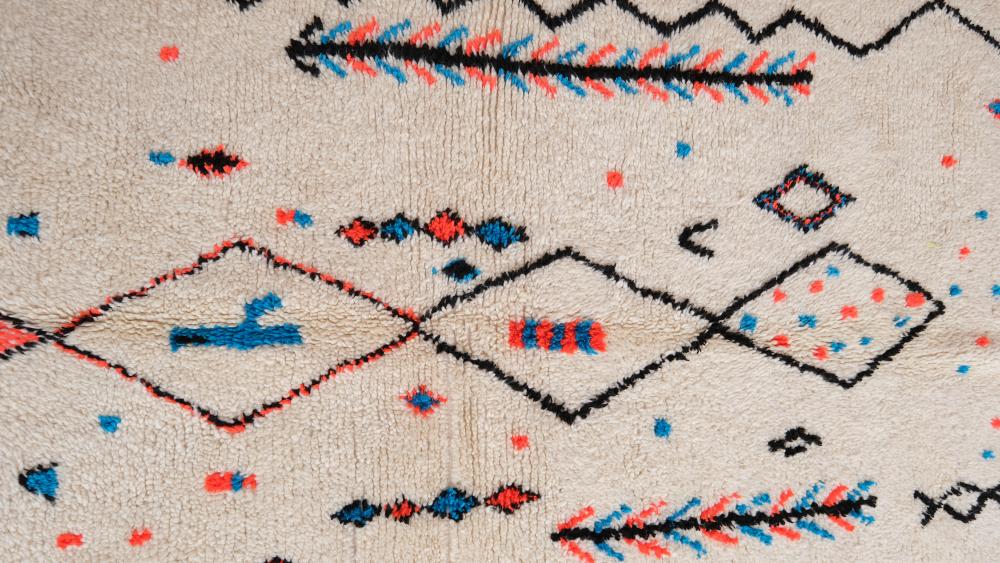 New Azilal 7.64x4.43 ft | 233x135cm | Beautiful Moroccan Azilal Rug For Indoor