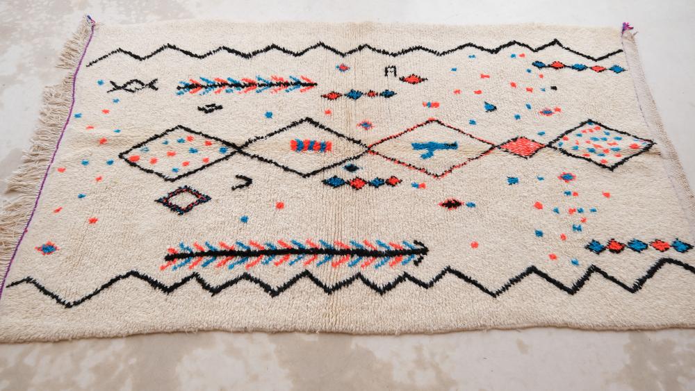 New Azilal 7.64x4.43 ft | 233x135cm | Beautiful Moroccan Azilal Rug For Indoor