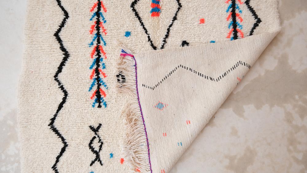 New Azilal 7.64x4.43 ft | 233x135cm | Beautiful Moroccan Azilal Rug For Indoor