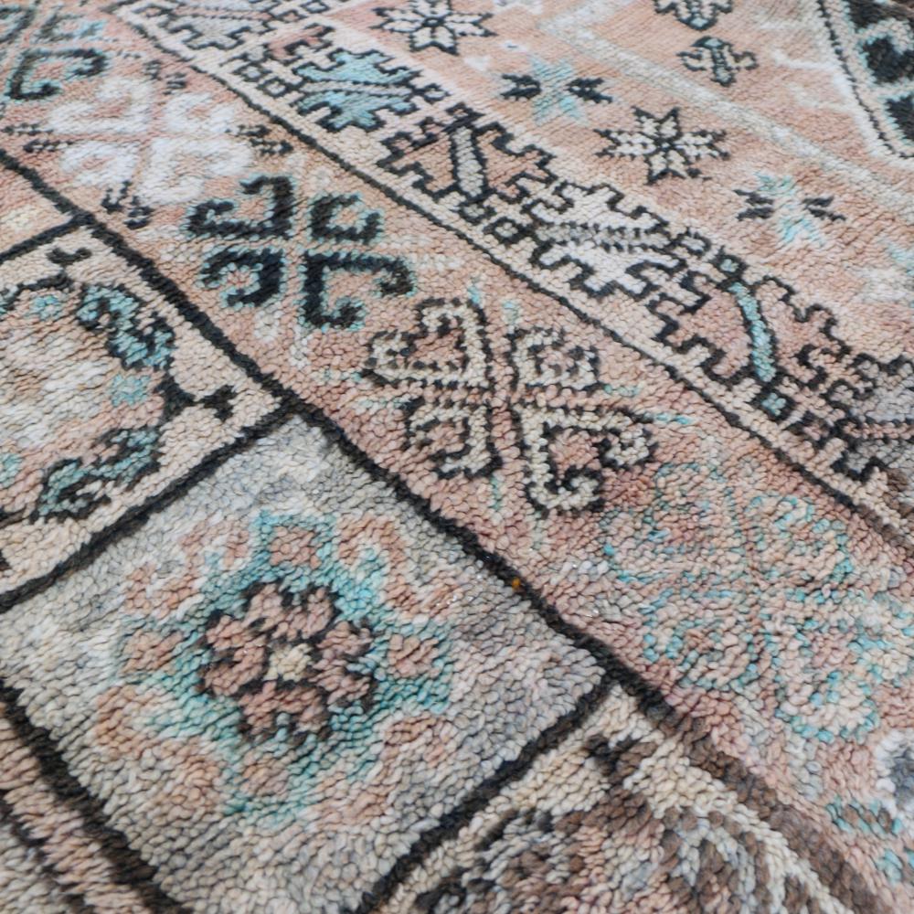 Vintage Arabia 402.00 cm x 216.00 cm