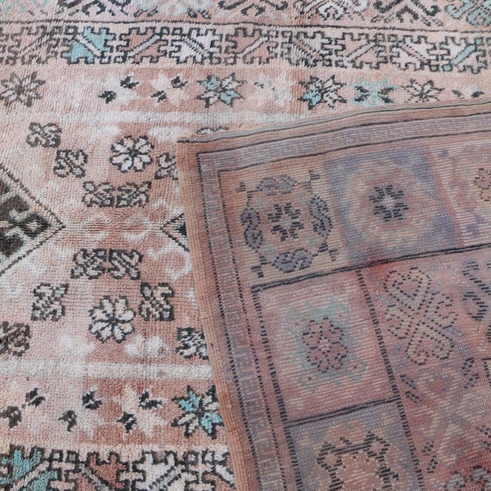 Vintage Arabia 402.00 cm x 216.00 cm