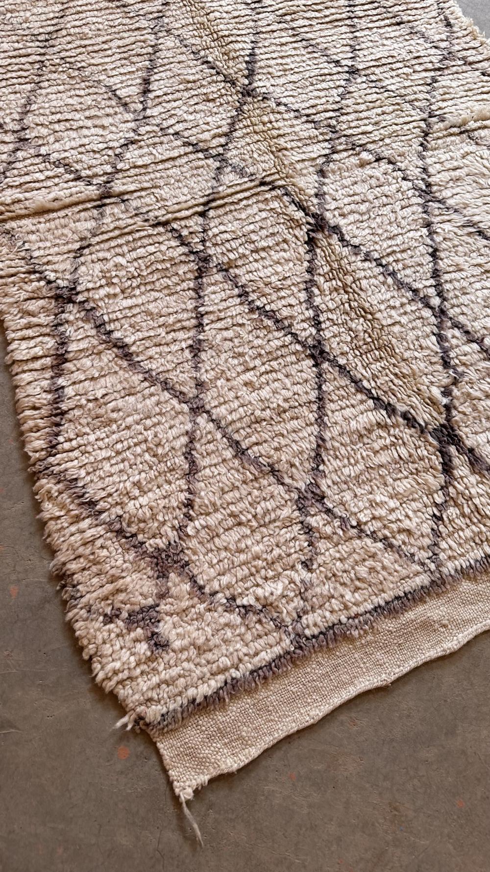 Vintage Talsint 317.00 cm x 151.00 cm