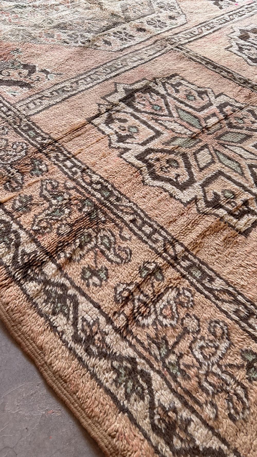 Vintage Arabia 367.00 cm x 196.00 cm